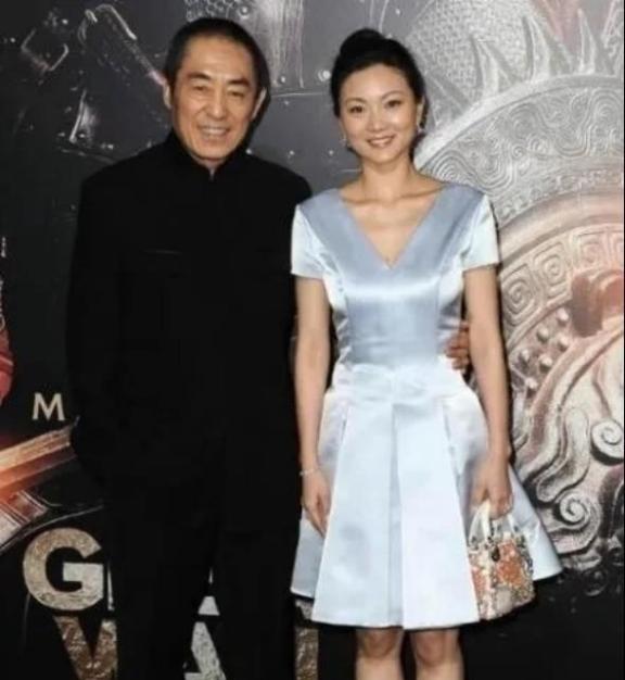 1999年，18岁的陈婷发现自己有了49岁张艺谋的孩子。陈婷打电话问张艺谋怎么办