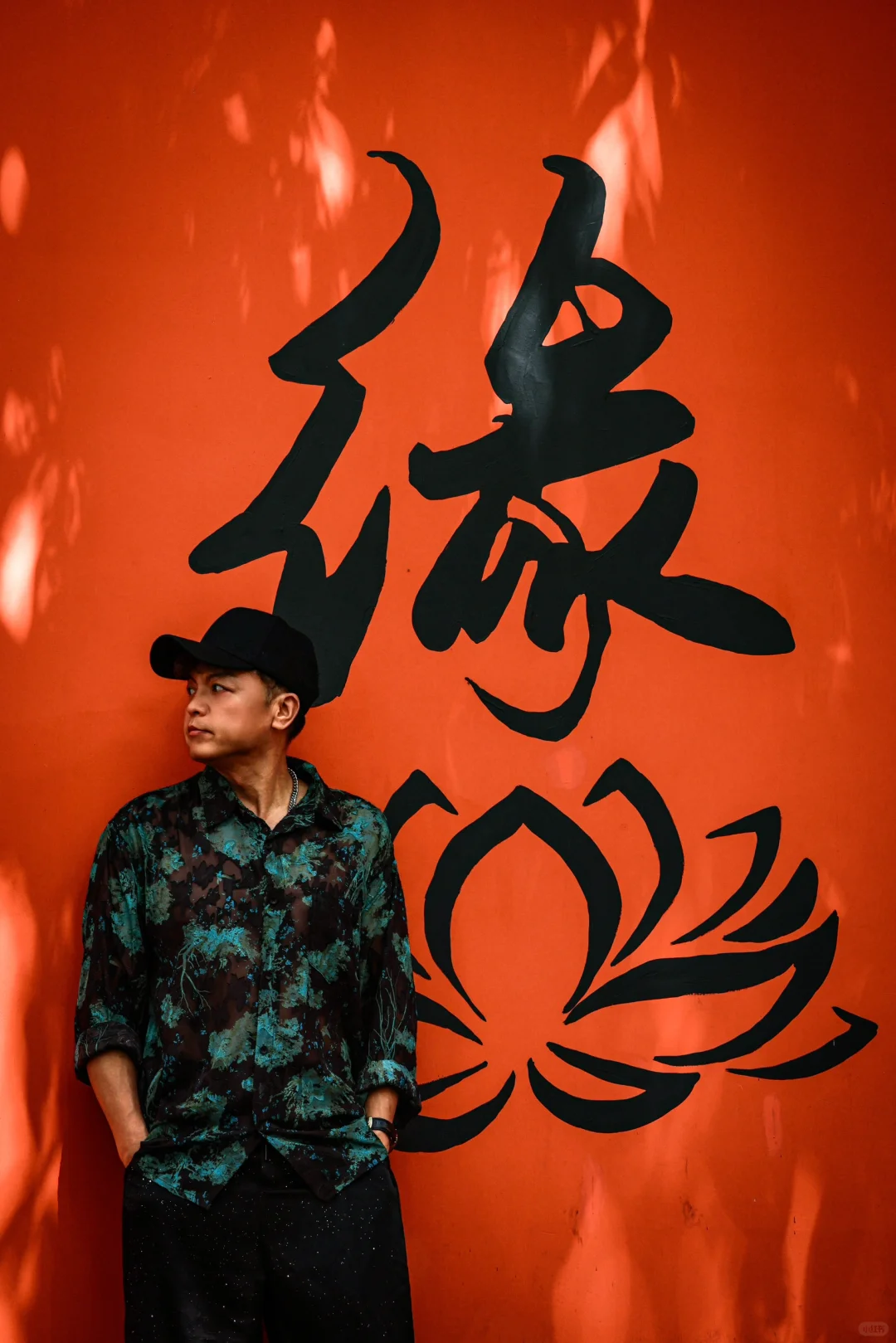 华岩新添的这道红墙，感觉拍照很好看🌈❤️