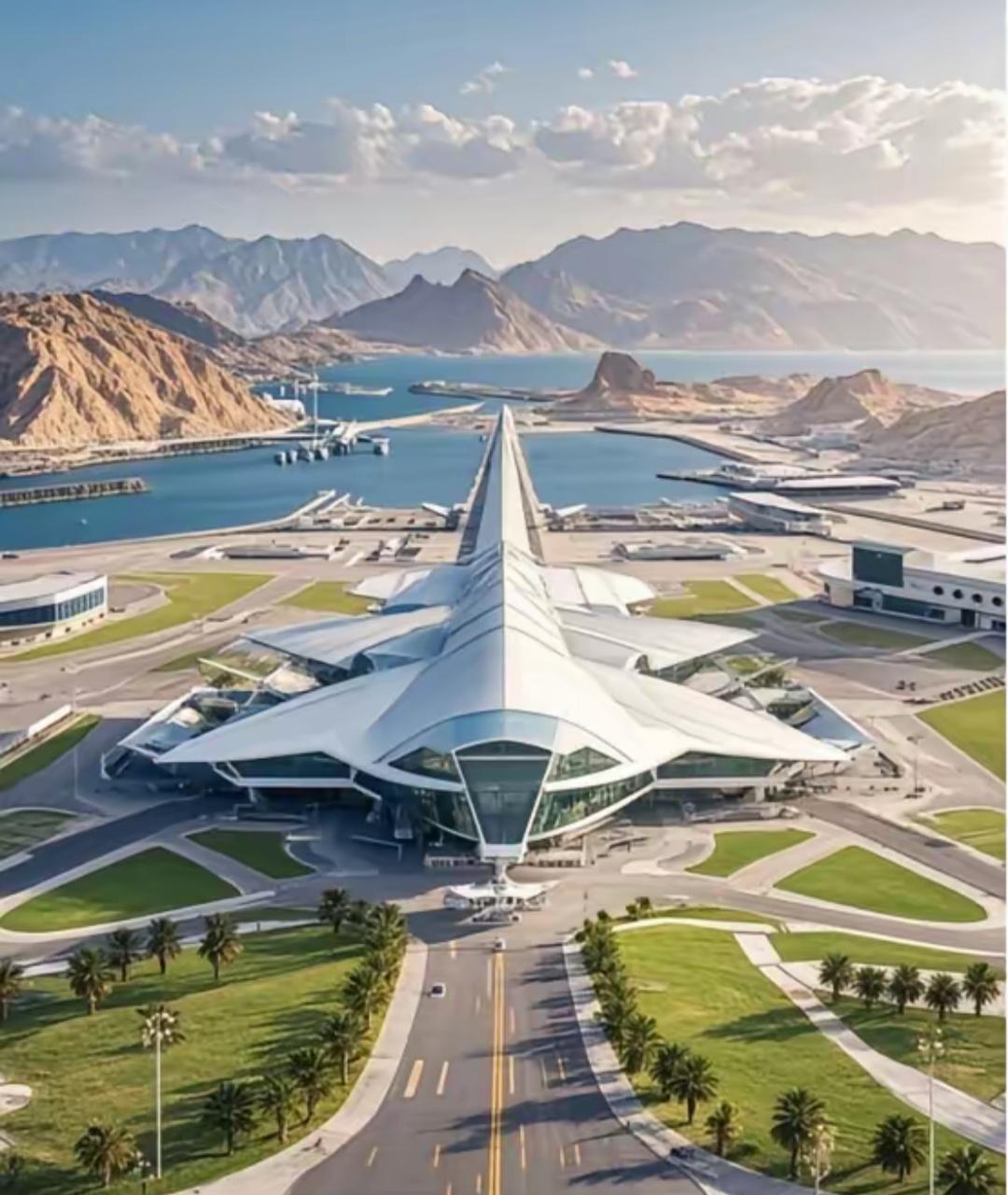 巴基斯坦现在有点坐不住了。中国帮建的瓜达尔港2025年新机场刚开张，能停全球最大