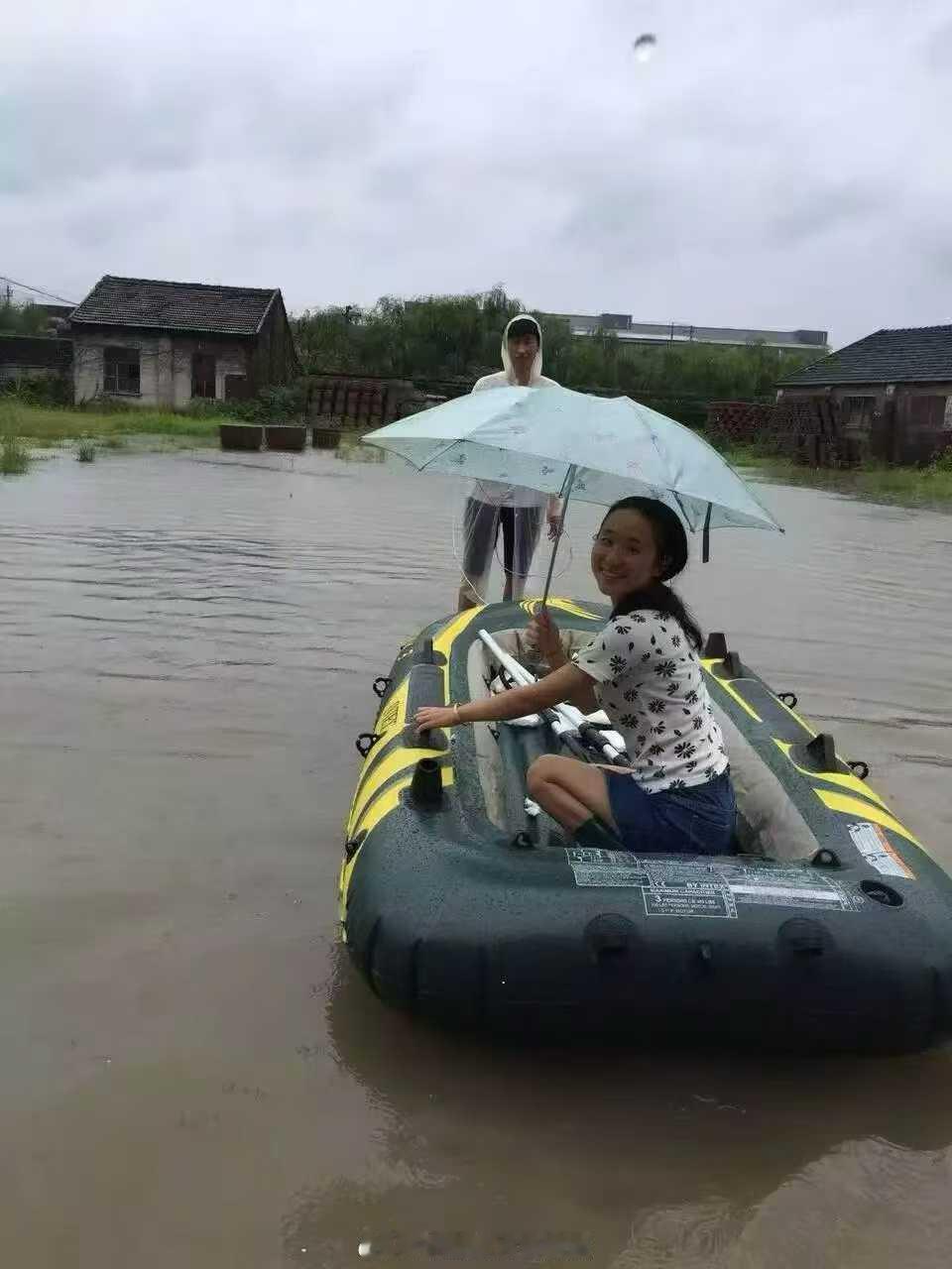 今年这是怎么了，江苏宜兴紫砂壶那边也是暴雨和山洪， （谢欢老师供图）福建福鼎白茶