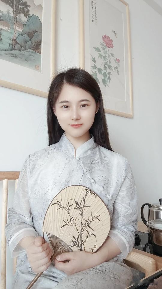 最近跟女性朋友闹纷争，确实一直以来，从小到大，我跟同龄女性就没有很好的缘分，只要