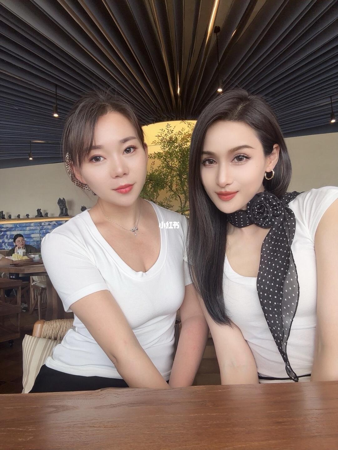 爱自己的姐妹都长这样呀～