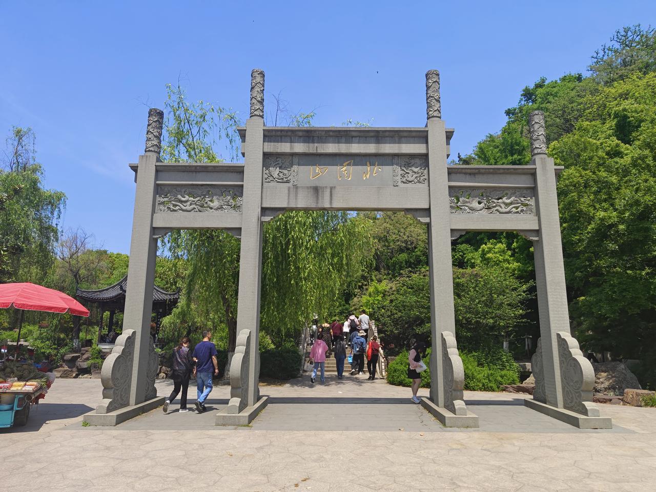 北固山（镇江）的历史人文，核心内容为三国风云+千古诗词+江防古迹+名人题咏四大块