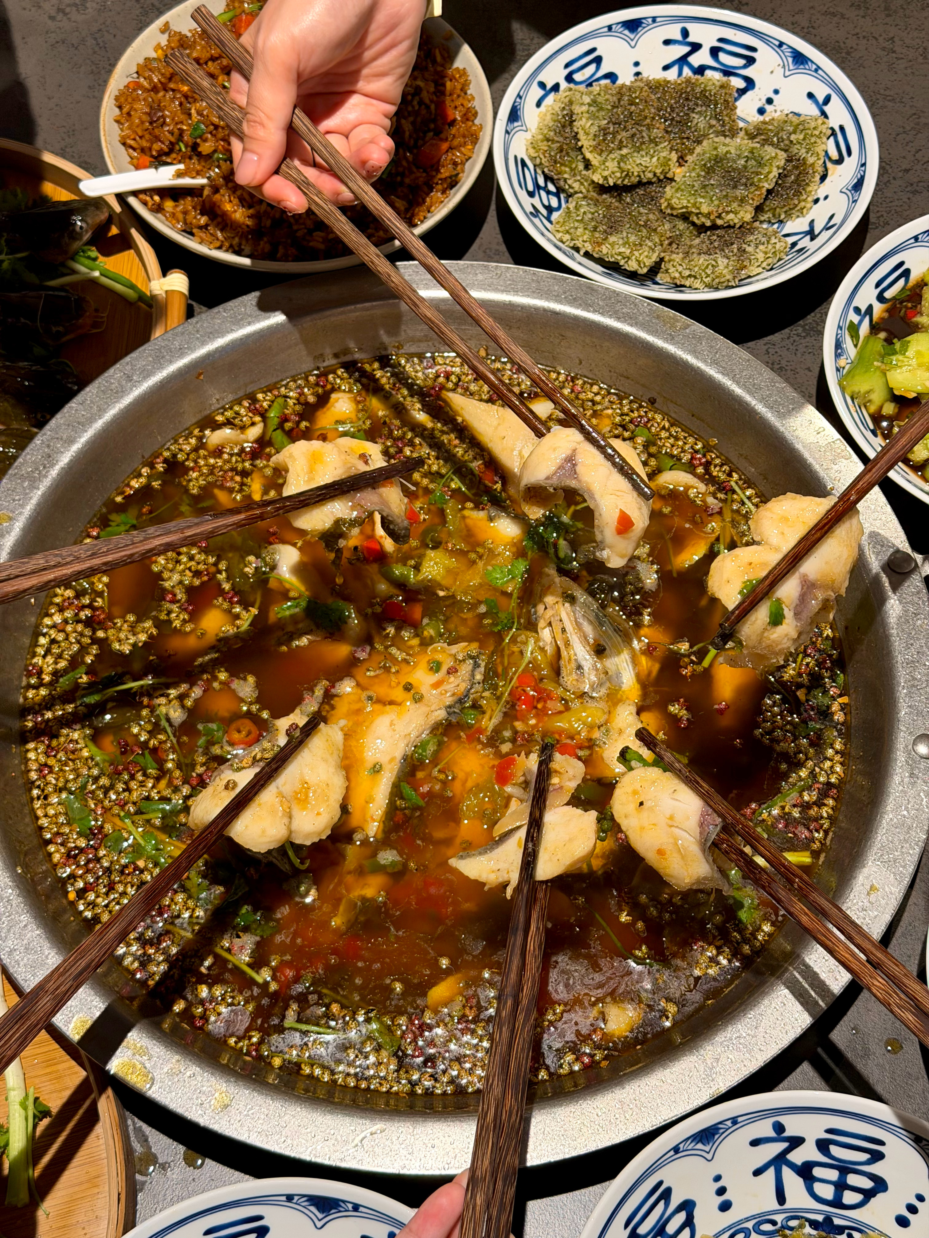南京！！最夯青花椒鱼火锅🍲好吃晕了🥺  南京云锦路上新开的鱼火锅🍲好吃的要