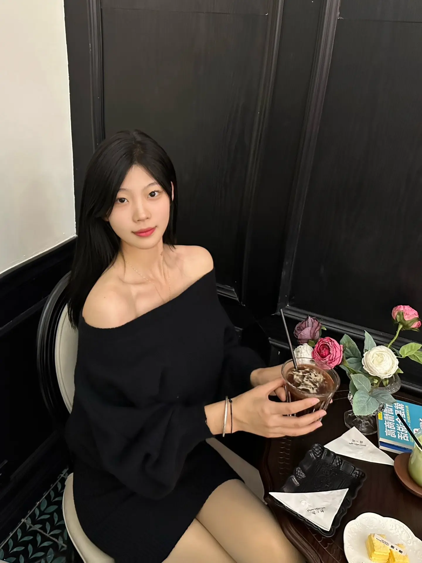 真正给我撑腰的 是那个争强好胜的自己 你的出现可以是锦上添花 但不能是雪中送炭.
