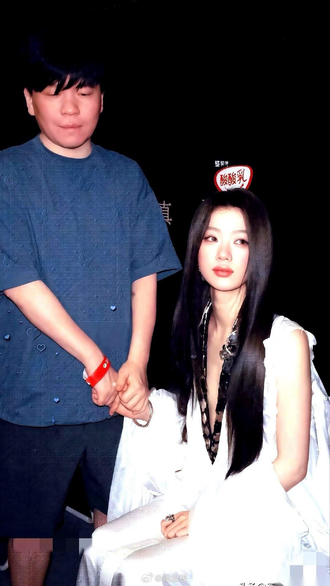 关于单依纯和常石磊，圈里有个说法越来越响。说常石磊，正在亲手“废掉”一个老天爷追