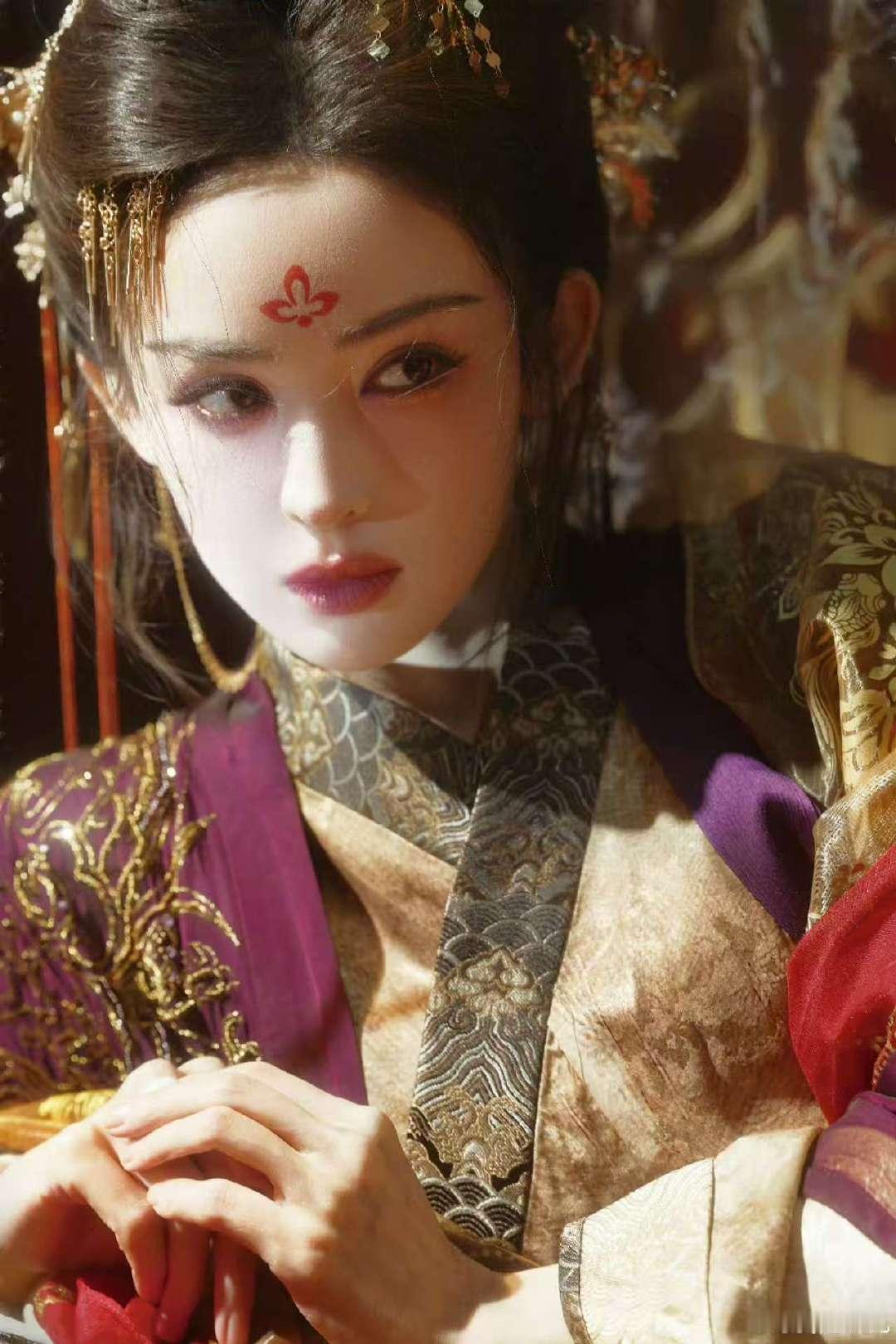 娜扎俯视我娜扎女帝本 娜扎俯视我 