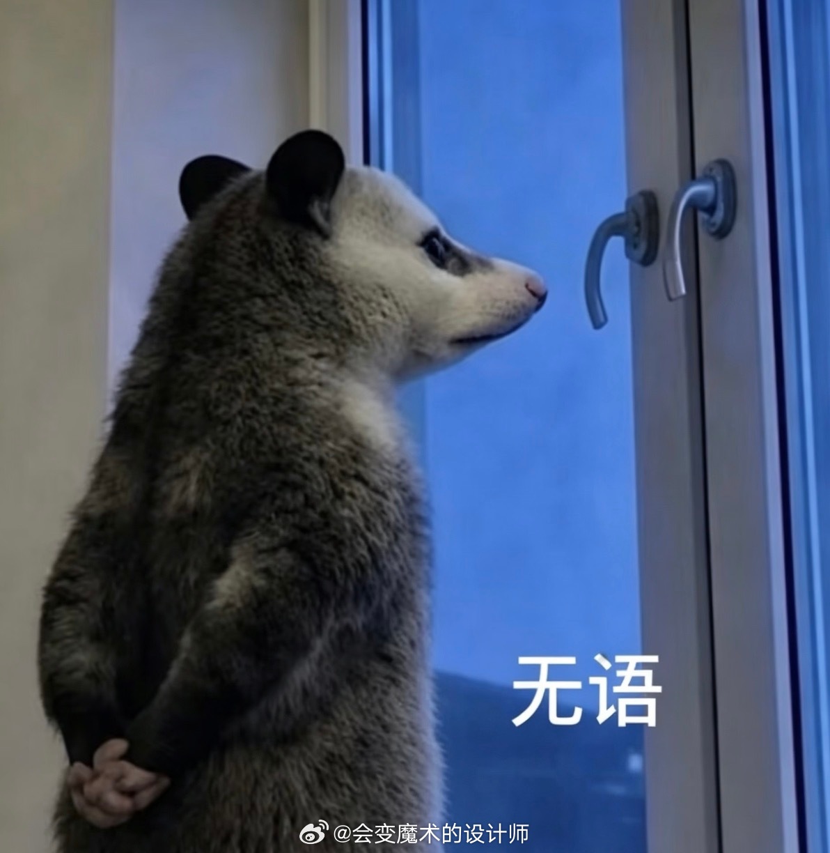 刚在4S店做完保养出来右转跟着前车等红灯我一直以为他是直行车结果绿灯一亮他才慢悠