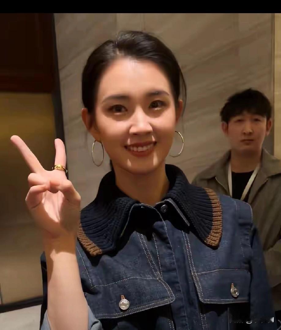 短剧盛典生图大赏：真实比滤镜更圈粉！
太原短剧盛典太敢拍了！郭宇欣脸凹、张晋宜吊