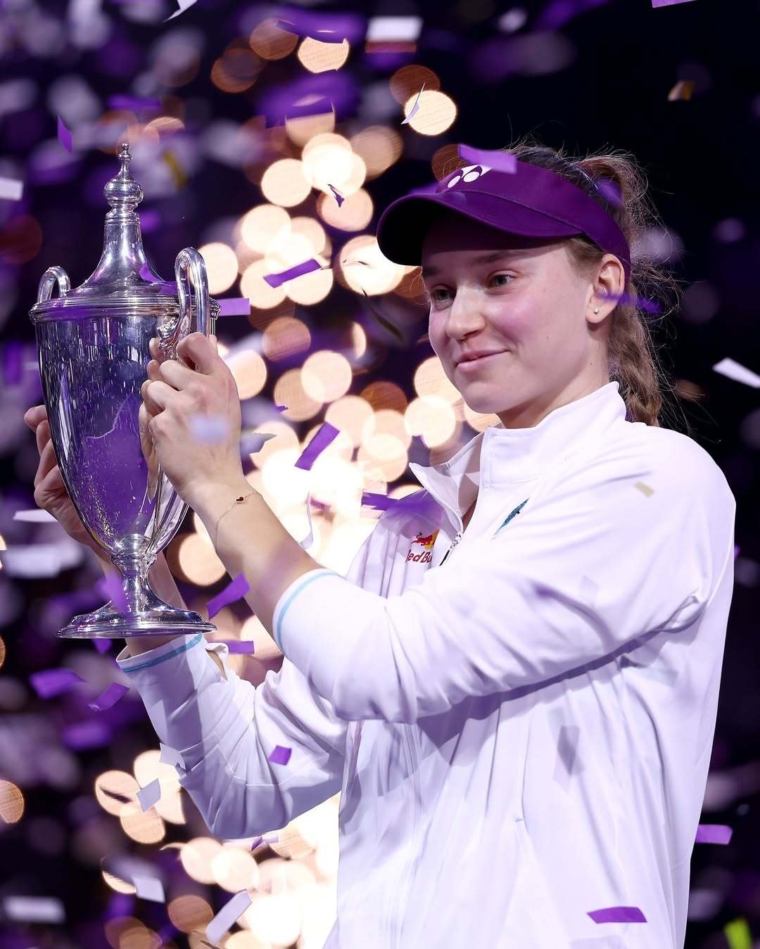 蝴蝶已飞过废墟🦋恭喜五战全胜加冕WTA年终总决赛冠军，期待温网2026 全新的