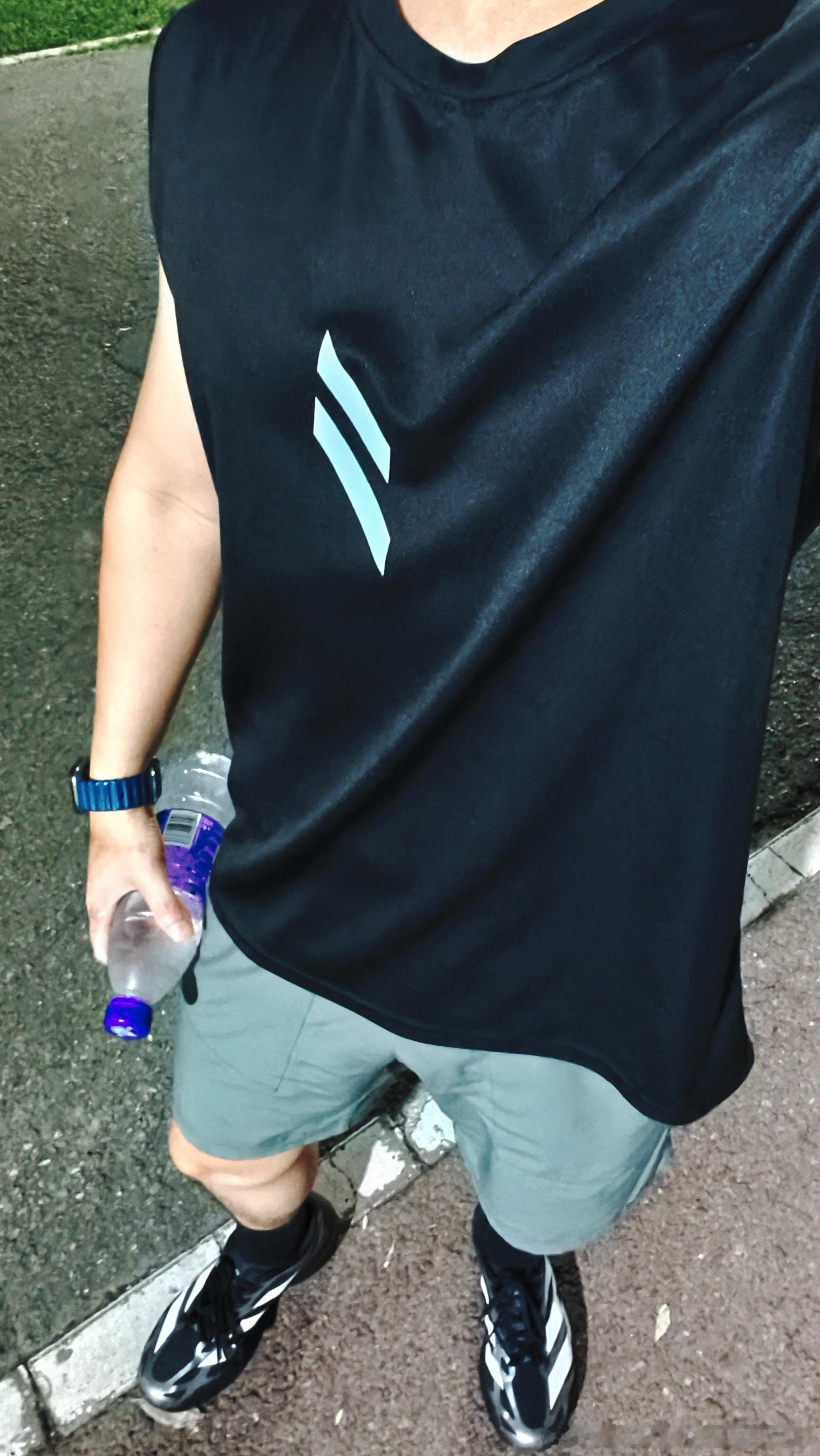 谁家男朋友这么好啊，我来跑步他散步等我。  ​​​