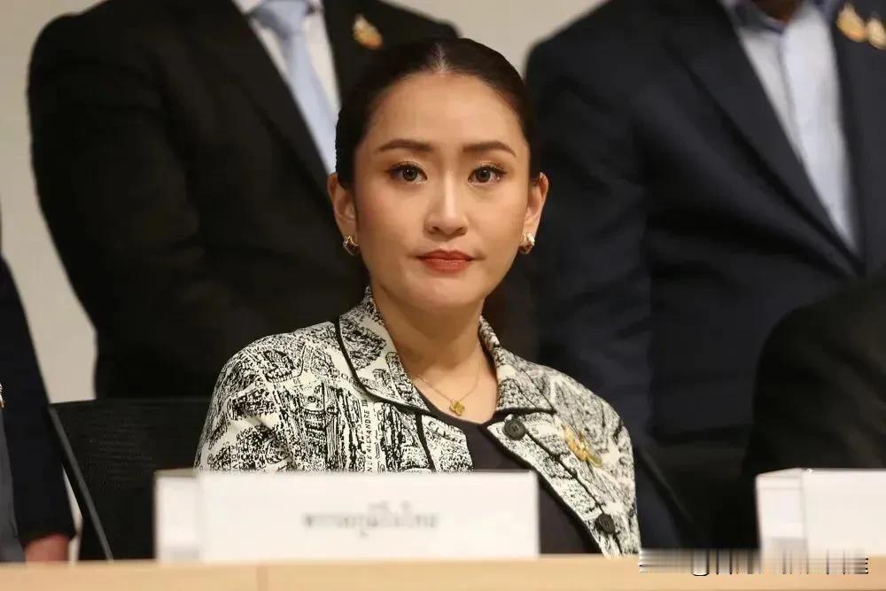 泰国政坛突变！39岁最年轻总理被罢免，45天内或将大选？
 
最近，泰国政坛上演