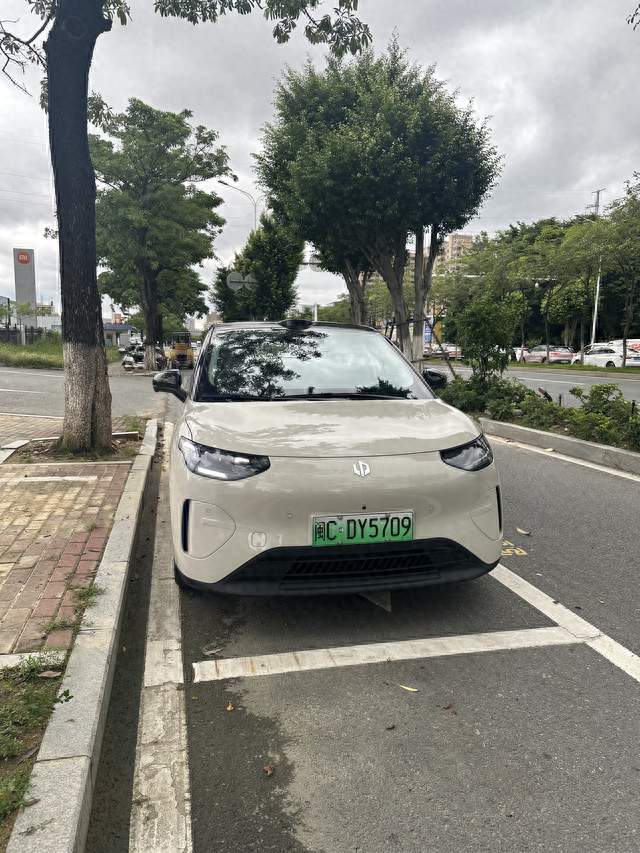 零跑A05城市代步真的顺手