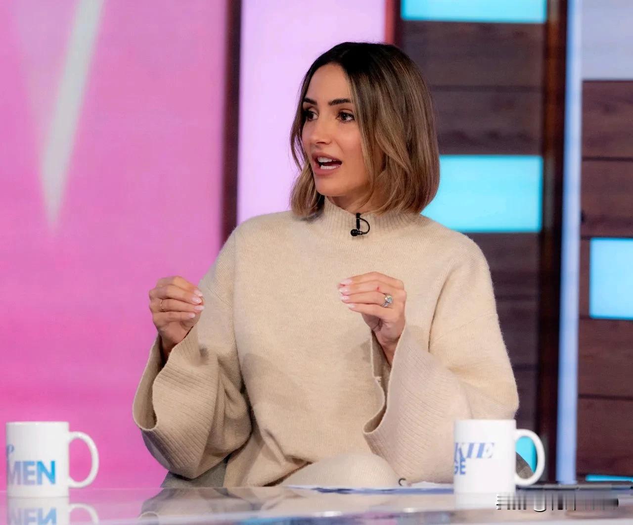 妙语连珠，佳人笑语盈。[爱慕]#美#