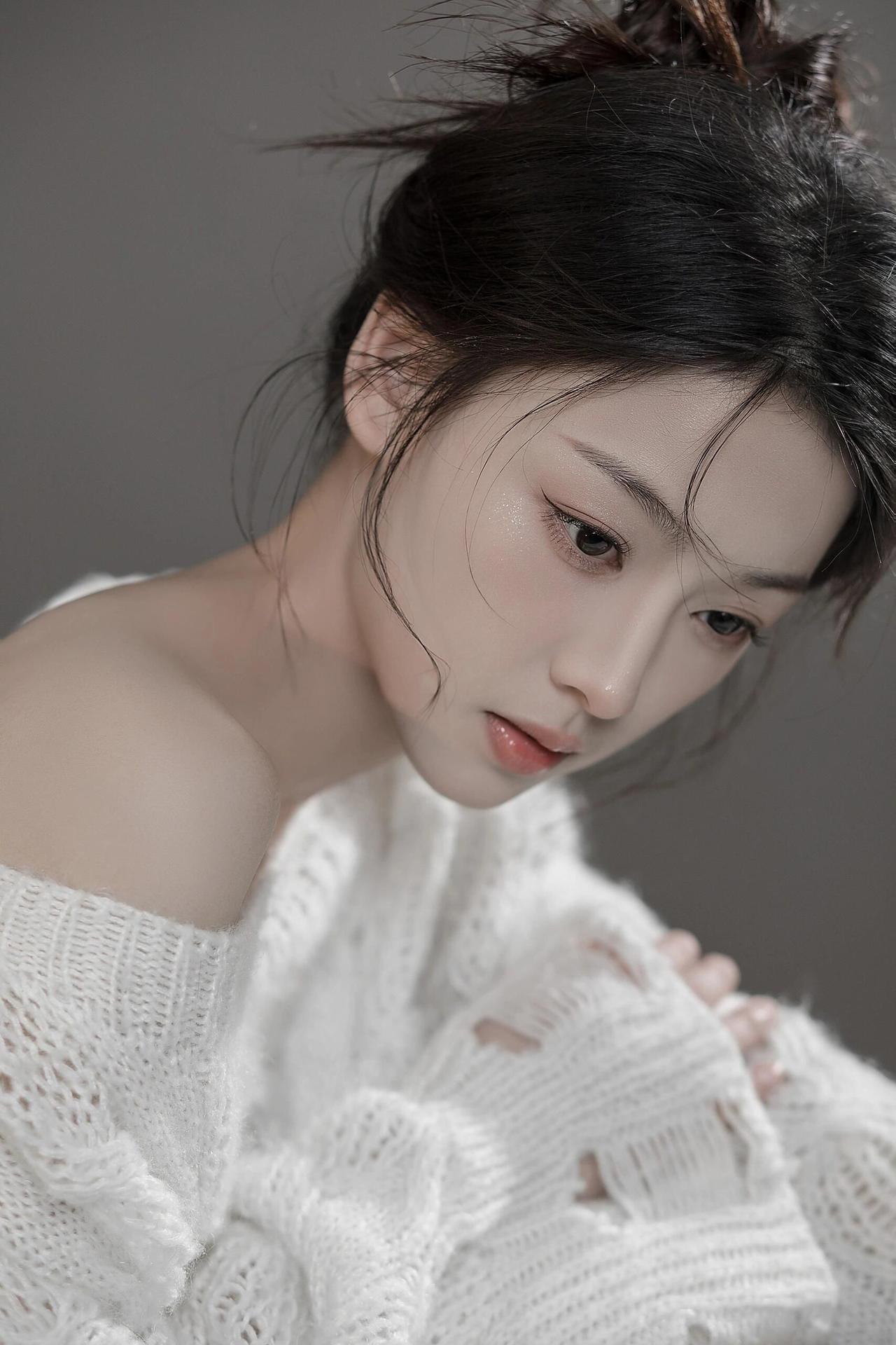 是不是有些女孩子用钱也是搞不定的？

真的，有些女孩子，用钱根本搞不定
 
总有