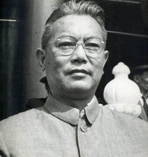 1954年，此人拒绝了中央的任命，任由同志们怎么劝都没用，结果被毛主席说了一句很