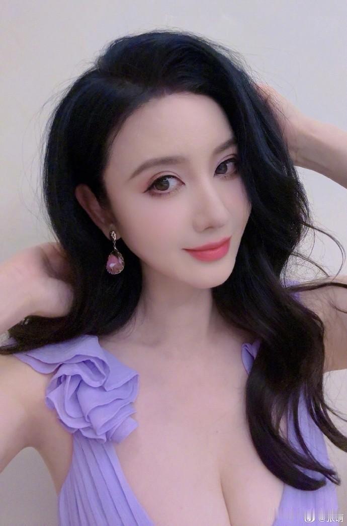 3月6日是张萌的生日，今天她在社交平台发布一段感言，无论是演员、制片人还是母亲，