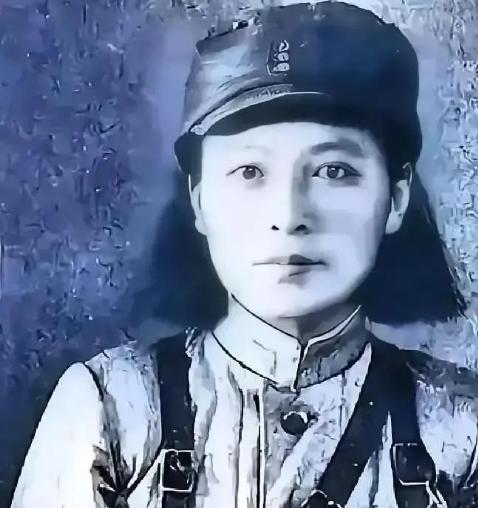 1939年，关在监狱里的田仲樵，被逼着给日军洗衣服。可洗着洗着，她突然发现了一条