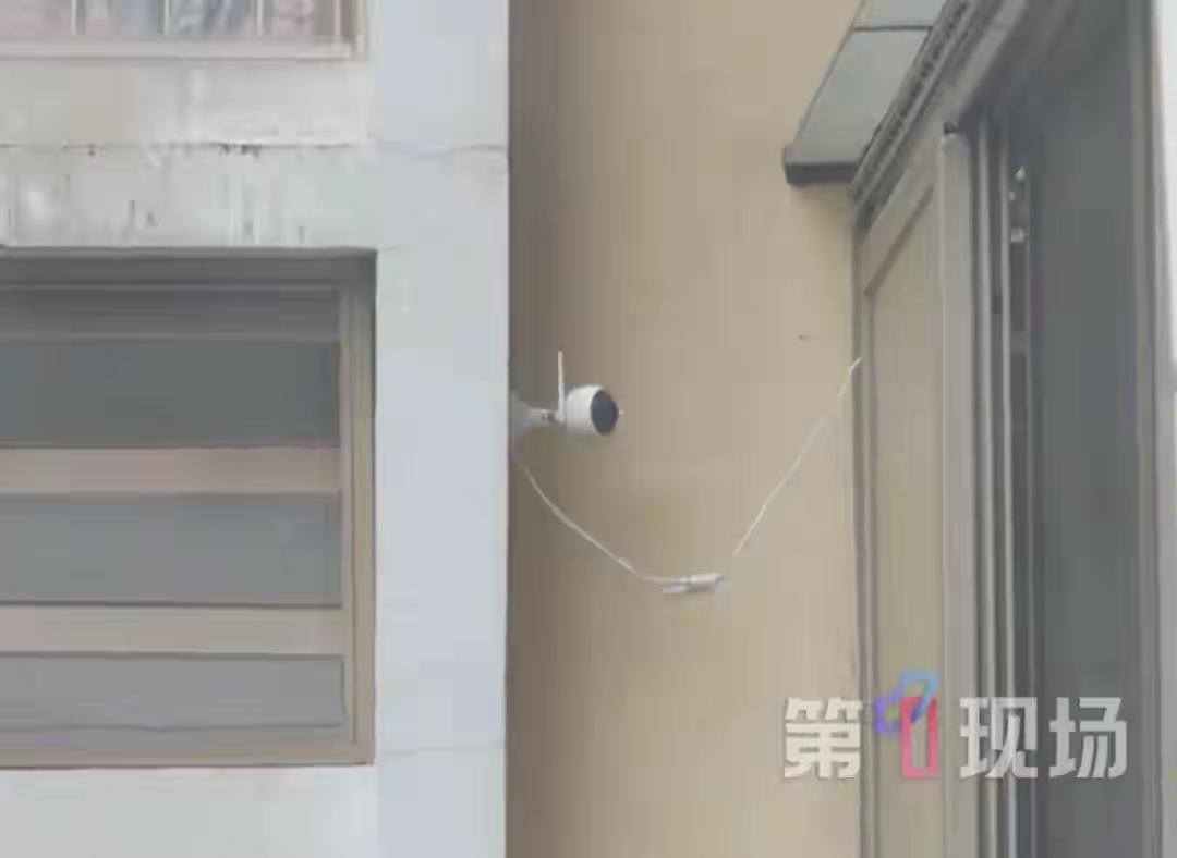 深圳这位颜先生真是凭实力给我们上演了一出“大戏”。就因为空调外机的陈年旧怨，他直