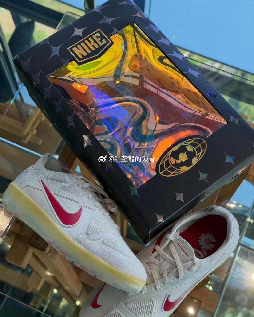 龙和nike的联名实物图也太好看了吧现在只担心买不到