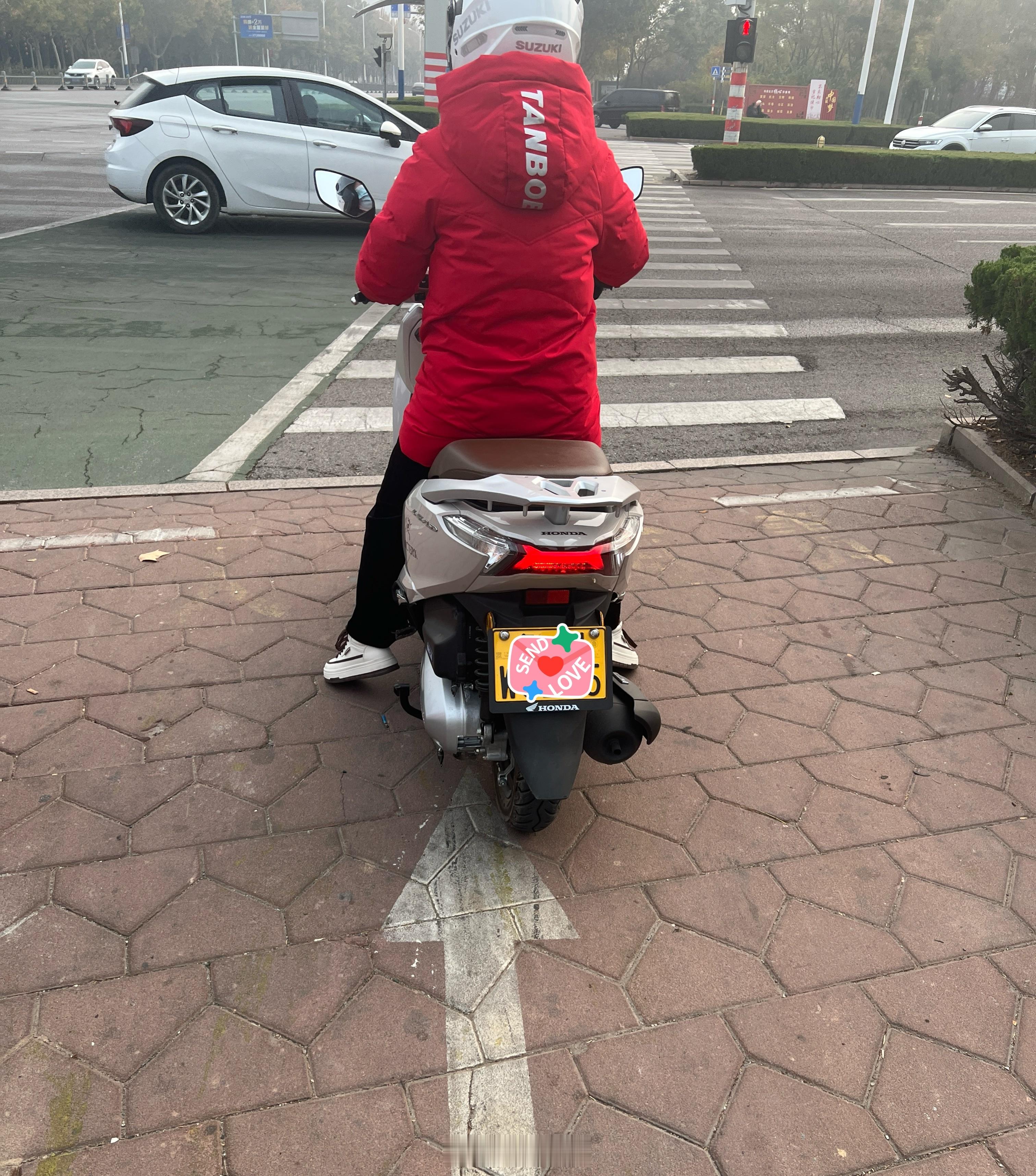 谁知道这款摩托车是啥型号？ 