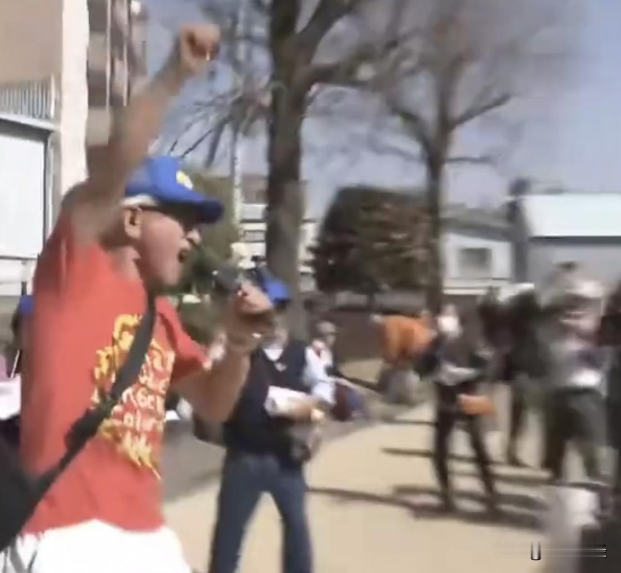 上千日本民众包围自卫队基地 抗议政府部署攻击型导弹计划

2月23日，日本熊本县