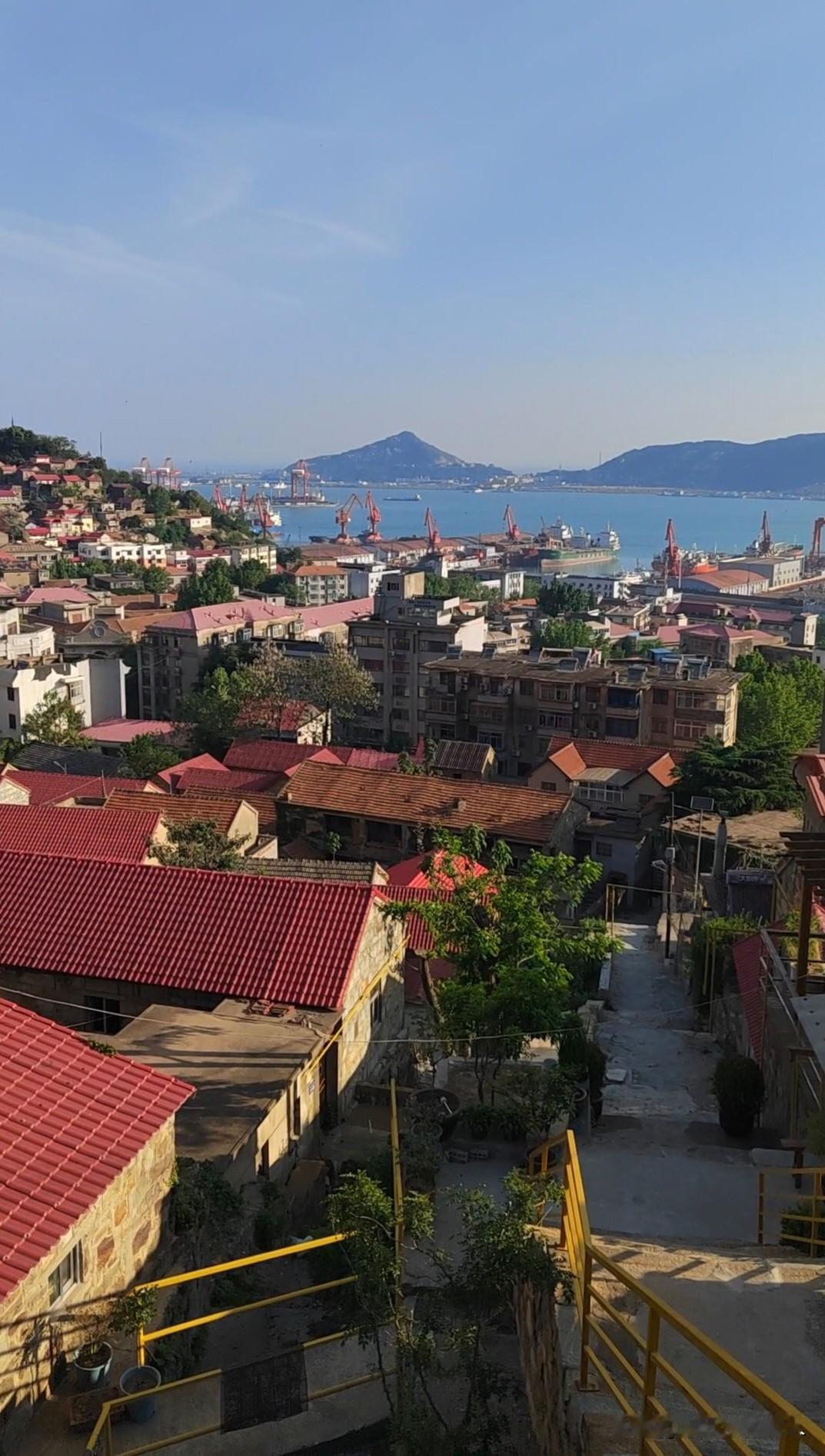 像宫崎骏漫画里的取景地，连云港山海民居风光远超日韩

远眺连云港老街的海，是宫崎