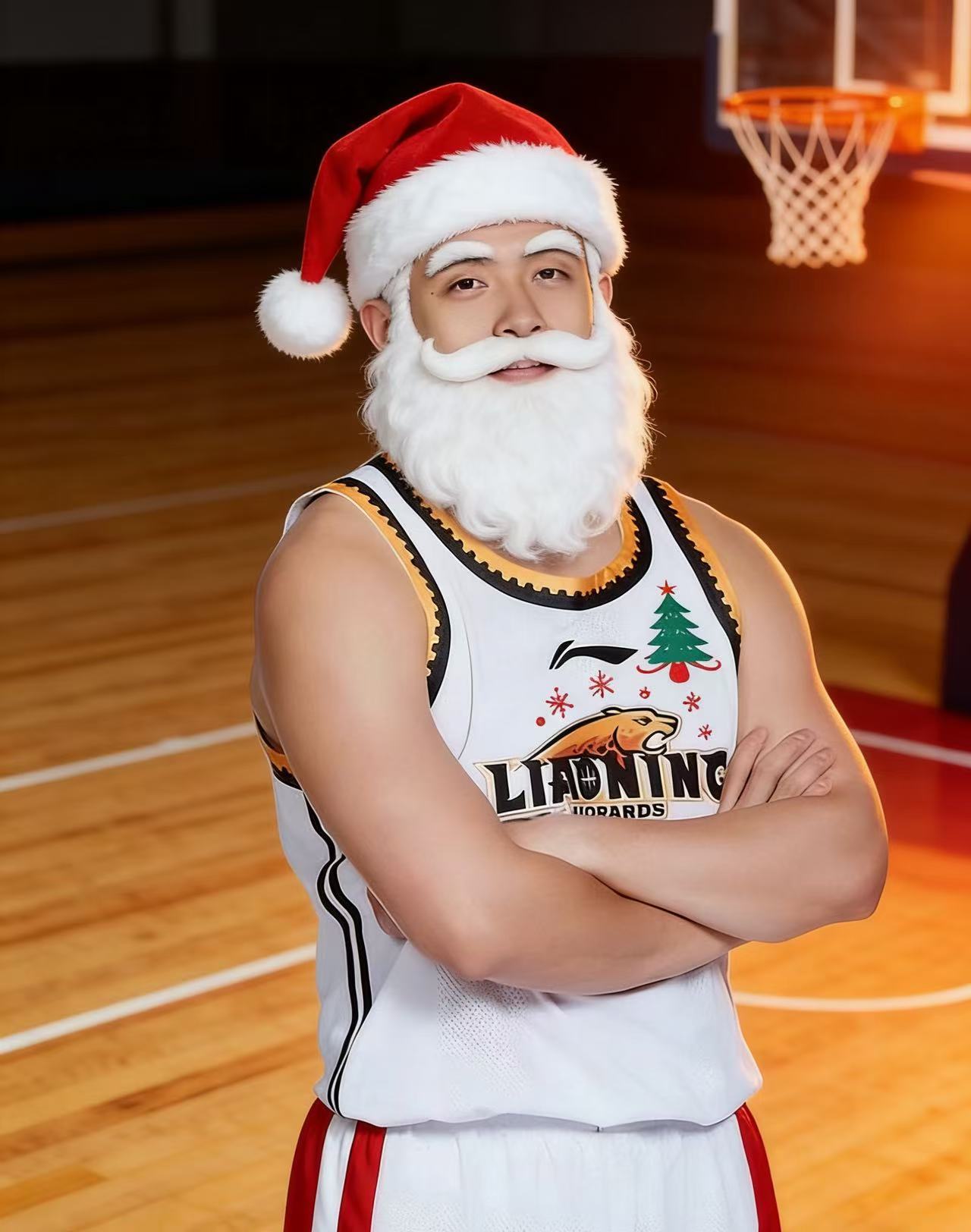 赵总，我也想抽！他花的都是你钱哈哈哈哈哈哈哈哈哈哈哈哈。赵继伟辽宁男篮 赵继伟为