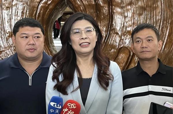 7月25日国民党台北全代会：马英九、朱立伦双双缺席，究竟是什么原因？
     