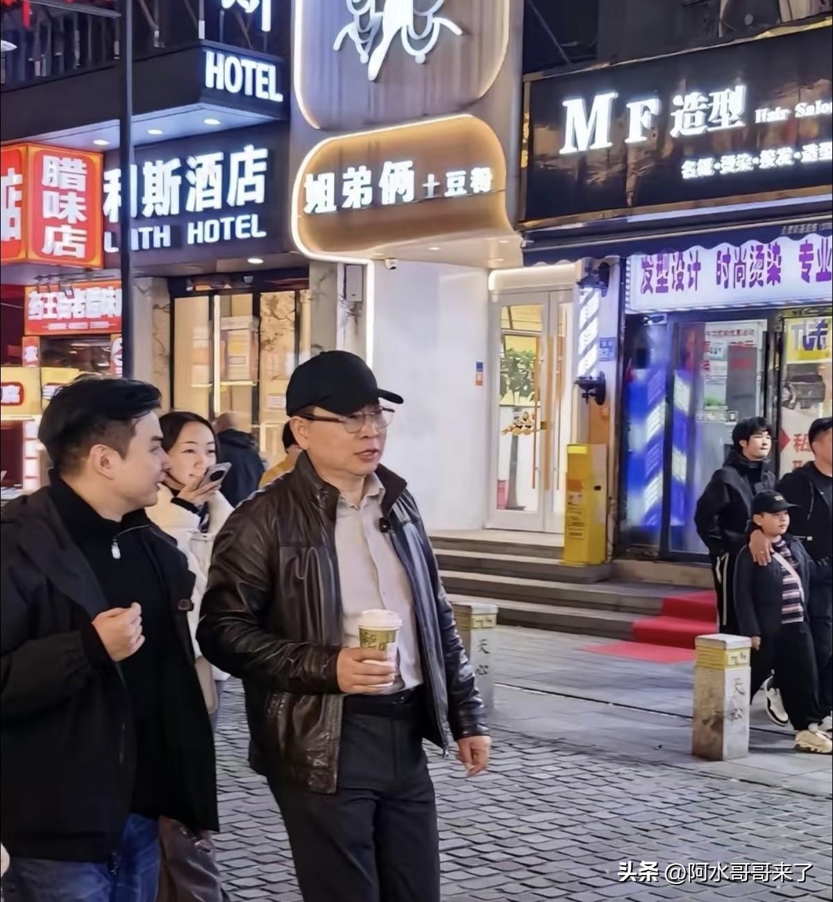 余承东前两天好像还在长沙喝茶颜悦色呢，为啥昨天华为发布会他没有上去讲啊？感觉还是