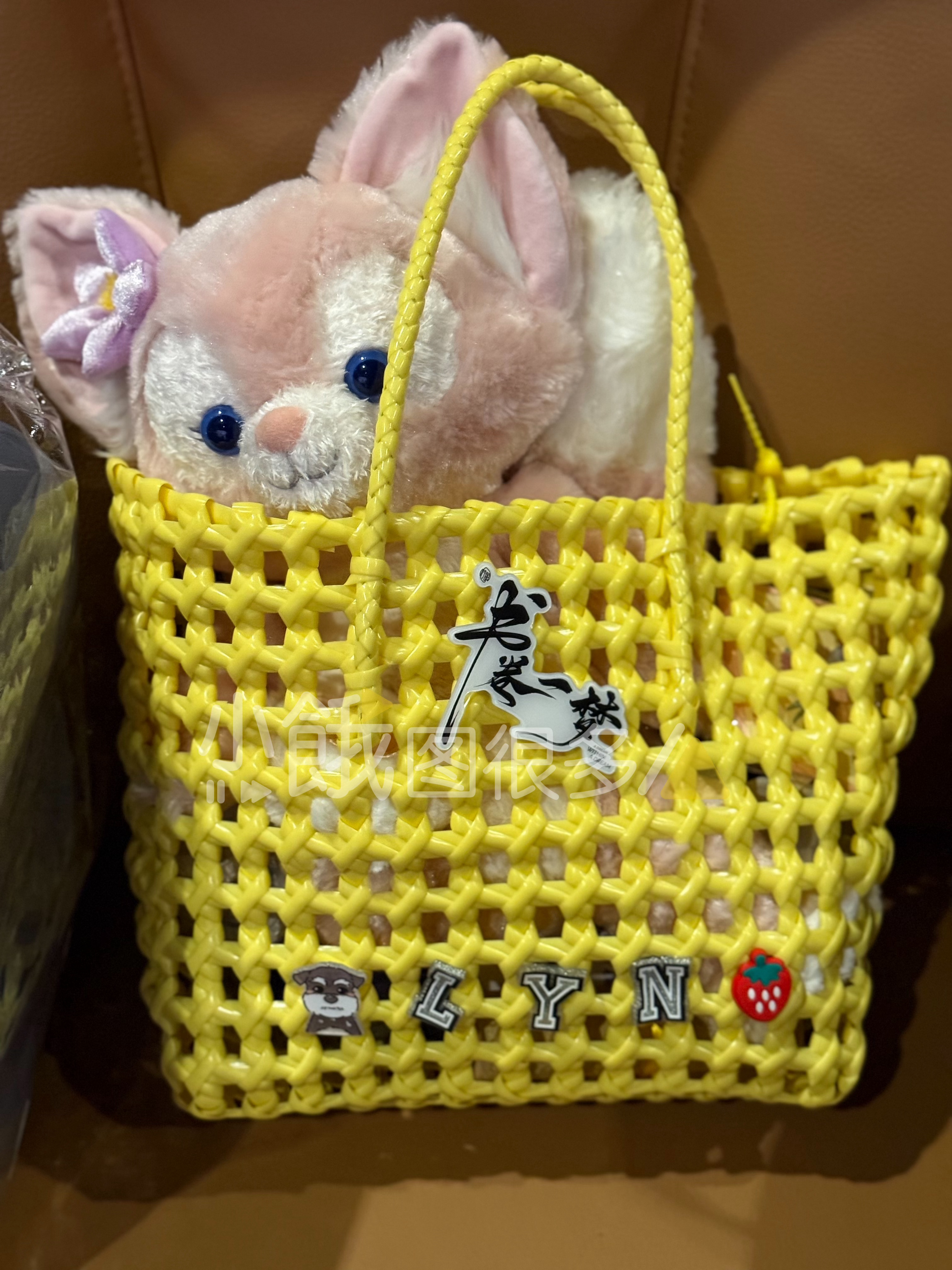 刘宇宁今天孤要跟离十六干大事 《书卷一梦》追剧团伴手礼好多，谢谢刘宇宁给我们今天