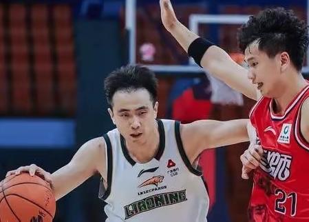 杨毅说“辽宁队没有核心”，实际上不是没有核心，而是人心散了，进入季后赛就满足了，