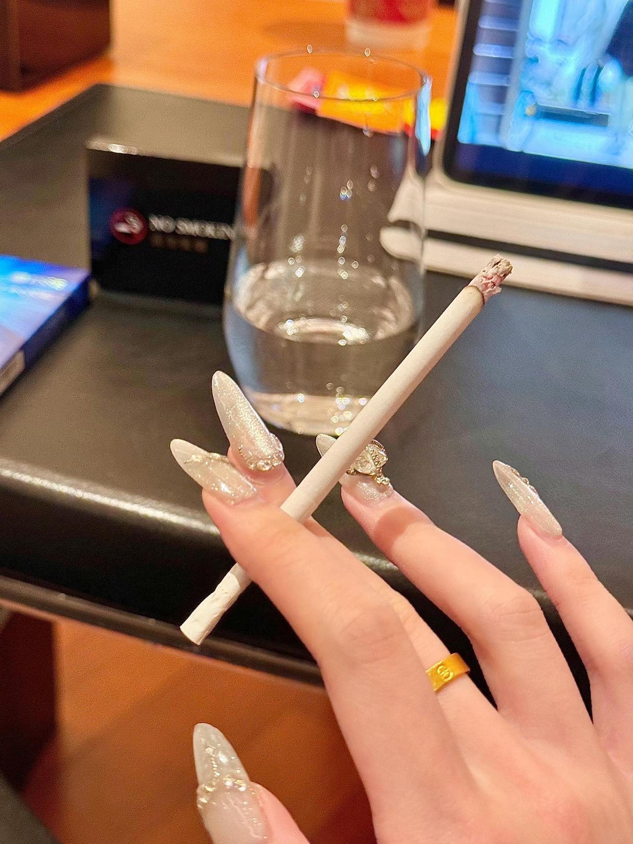 漫在指间的贵气~
