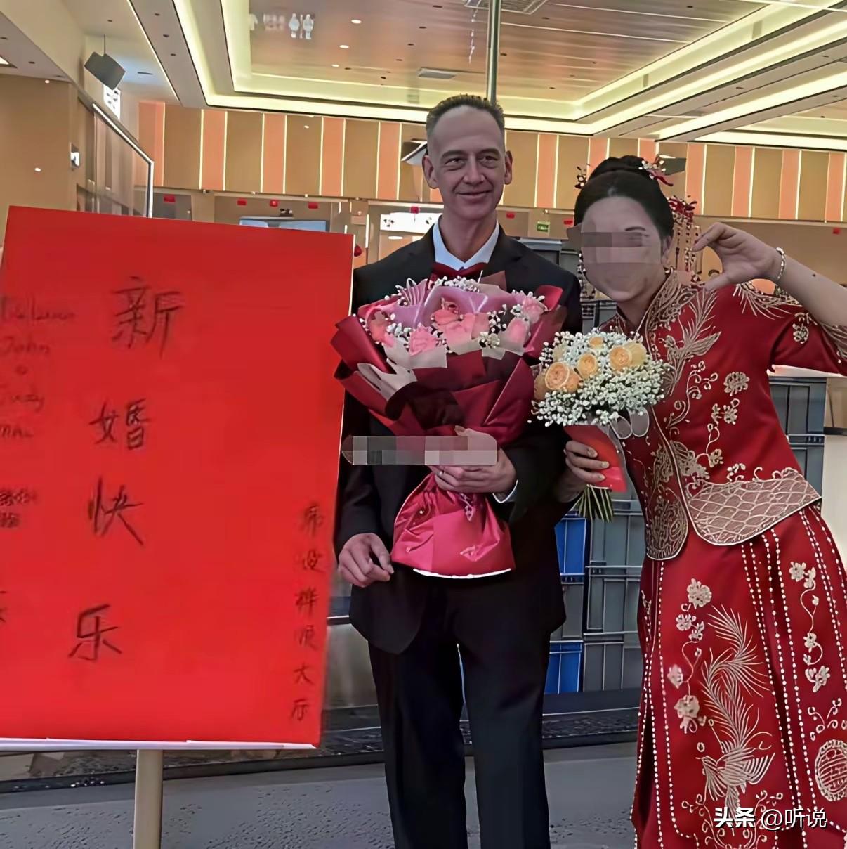 这是图什么？图他是个外国老头？