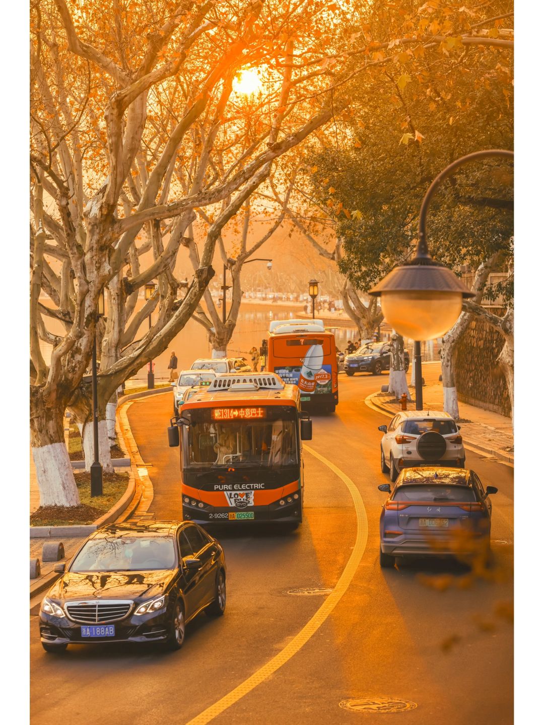离开杭州前，一定要去西湖看场日出日落‼️
