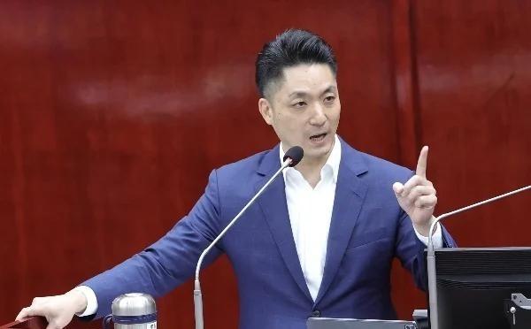 台北市市长蒋万安曾宣称，如果大陆继续在台海进行军机绕台和军演台北市市长蒋万安曾宣
