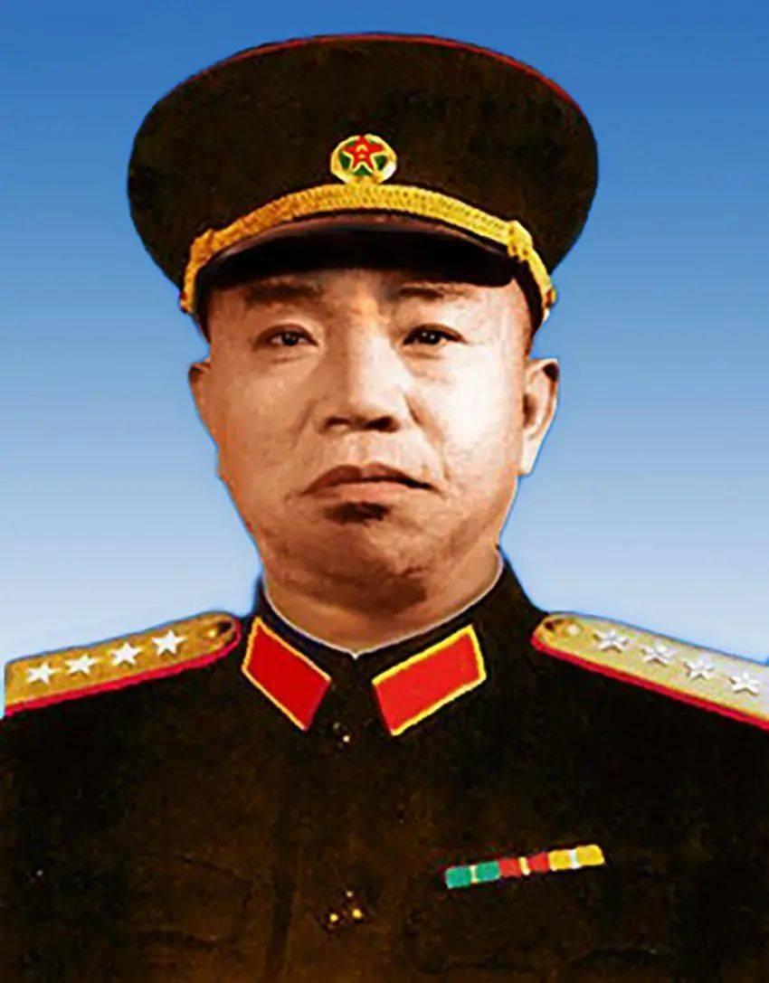 1971年，开国大将王树声到部队看望女儿，却被门卫当场拦下：请您排队等候，领表登