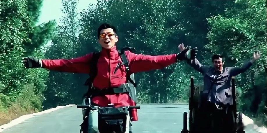 短线就一句话，一针见血，低吸高抛！今天上午最低跌至3883点，距离前低3879点