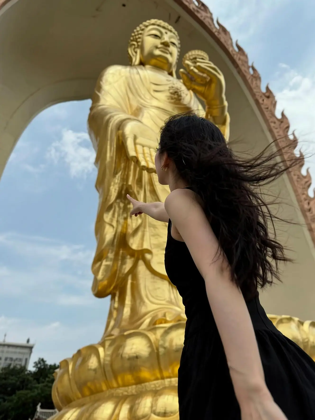 我会牵着你手同进退 佛前立誓不后悔