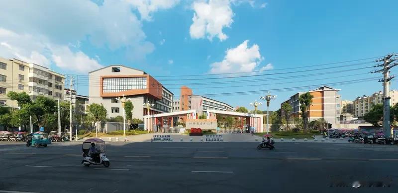 学生发型不合格不让进校门合理吗 学生发型不合格就不让进校门，这事儿靠谱吗？上周我