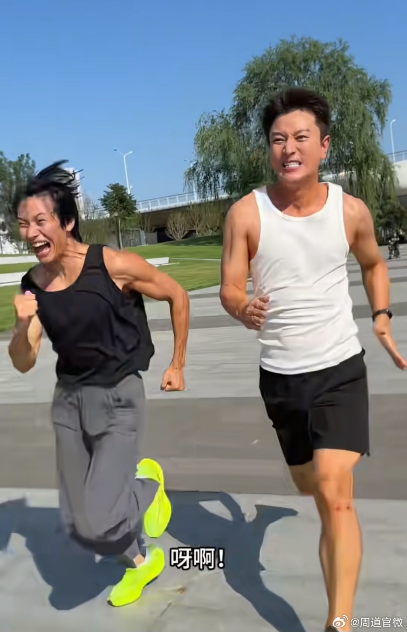 贾乃亮全天跟练花小龙 真的是太自律了吧，看到贾乃亮全天跟练花小龙，他一直以来都非