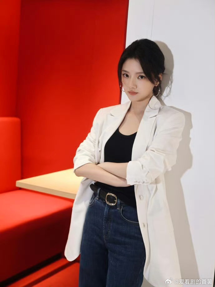 我想象中我上班就任敏这样我想象中上班的样子就像任敏姐姐这样子啊！真的是妥妥的律政