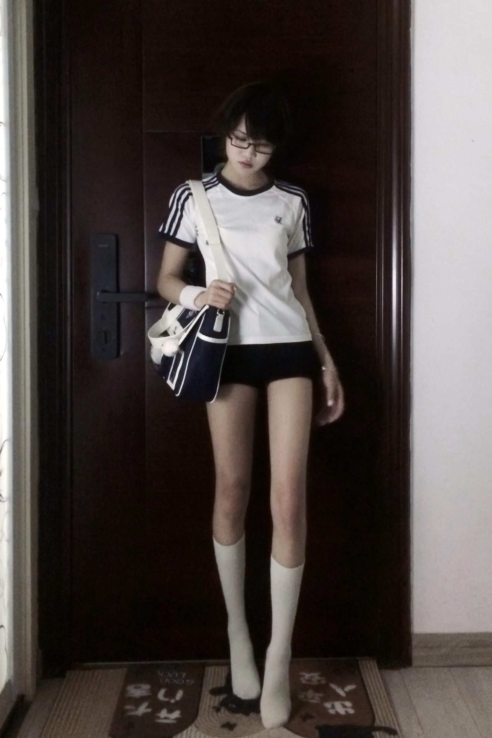 淡淡的少年感。