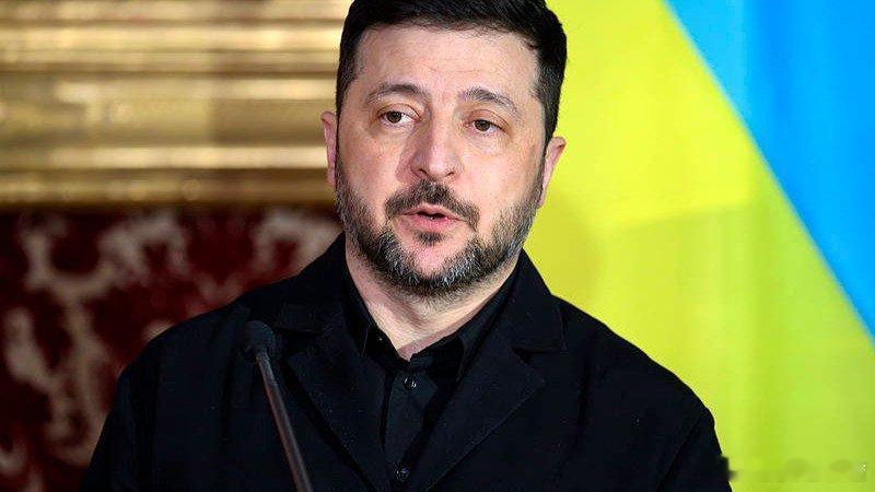 你要是不接受.那就等着挨揍......凤凰新闻【泽连斯基：乌克兰愿为和平作出妥协