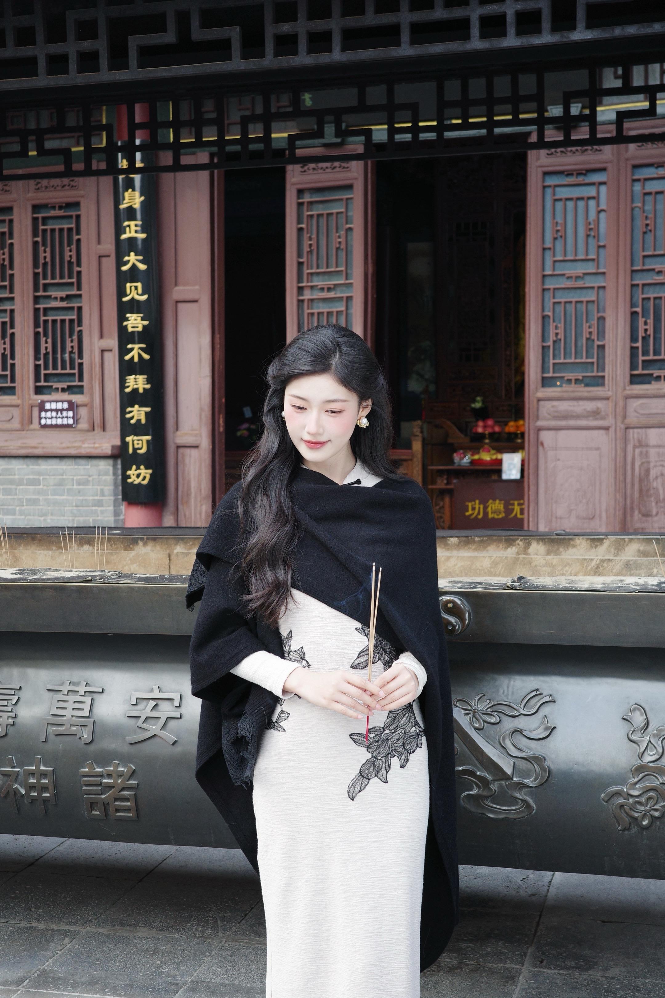 求的就是荣华富贵。