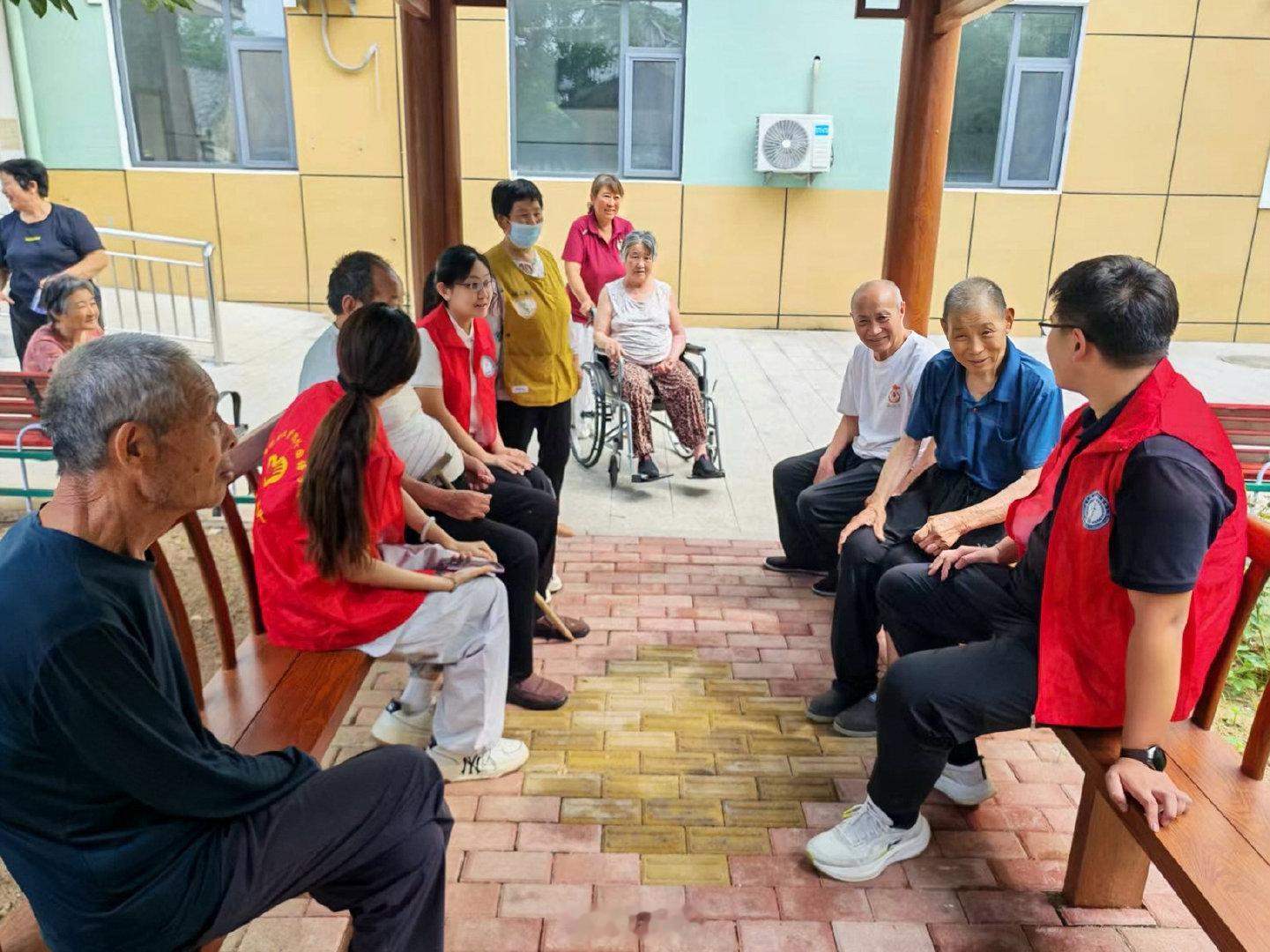 山东学子走进沂水县助学助老助非遗【敬老扶幼 青芒同行】  7月22日，青芒社会实