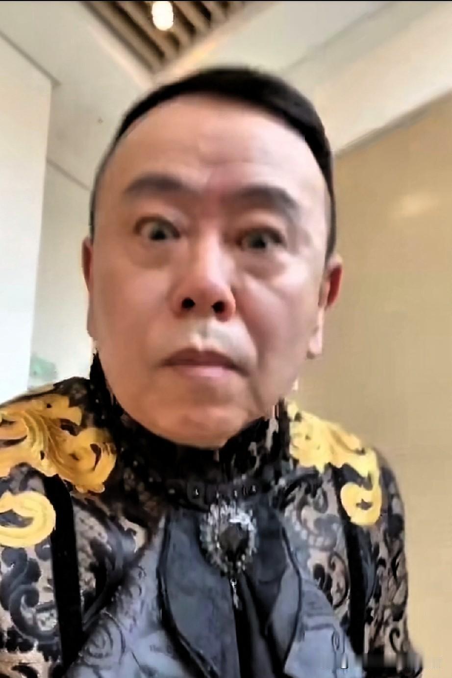 潘长江在个人社交平台上发布视频，他说:“有人说我是没有发育好的李敏镐，你们觉得是