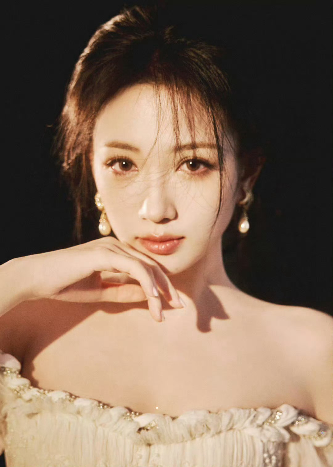 代露娃、余承恩《宝珠之驯夫记》4月开机导演：郭峰（九重紫）美术：王一凡（雁回时、