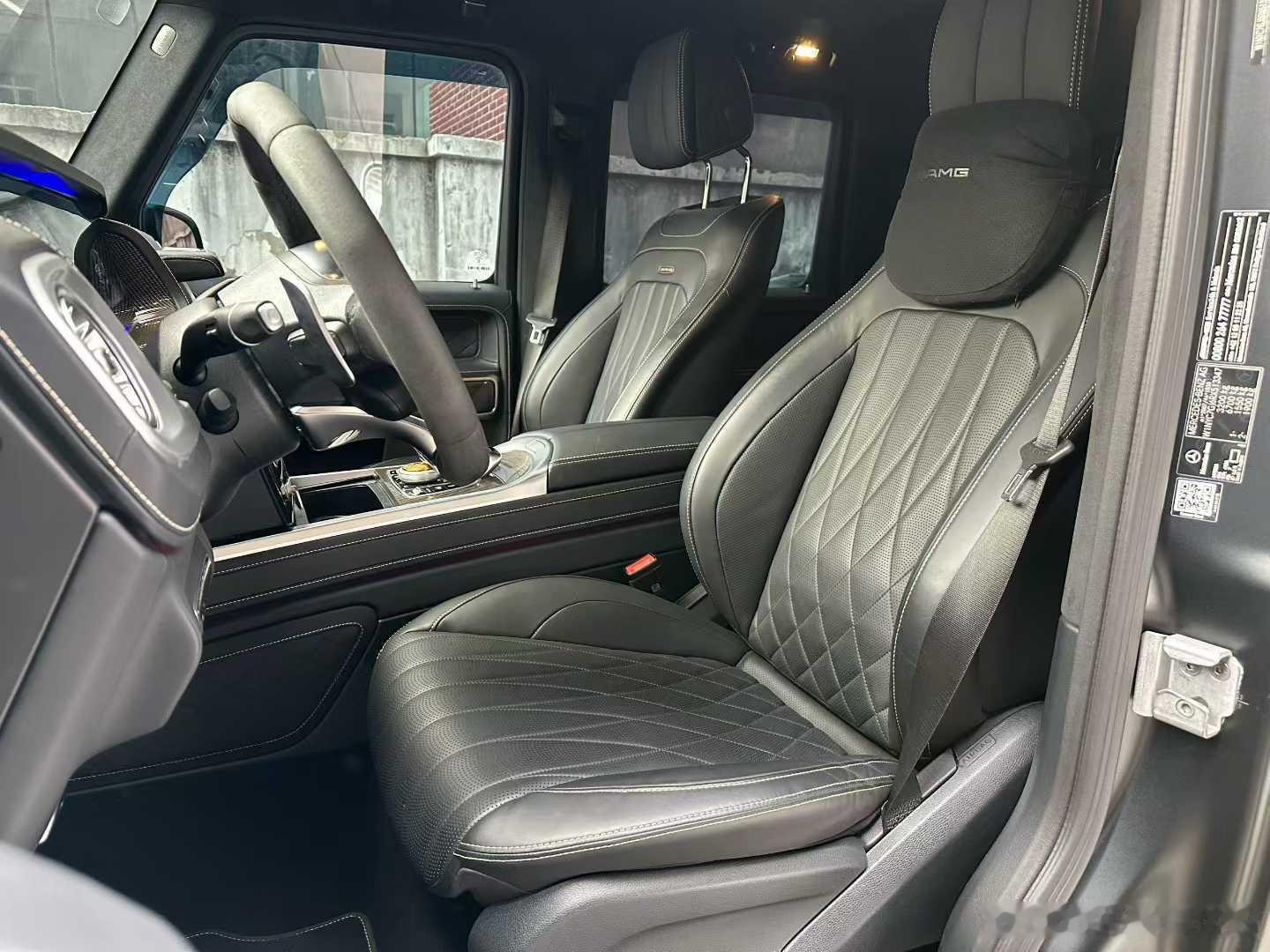 奔驰G63 甲辰限量版 特殊车型与配置高，25年上牌，1.5w公里 