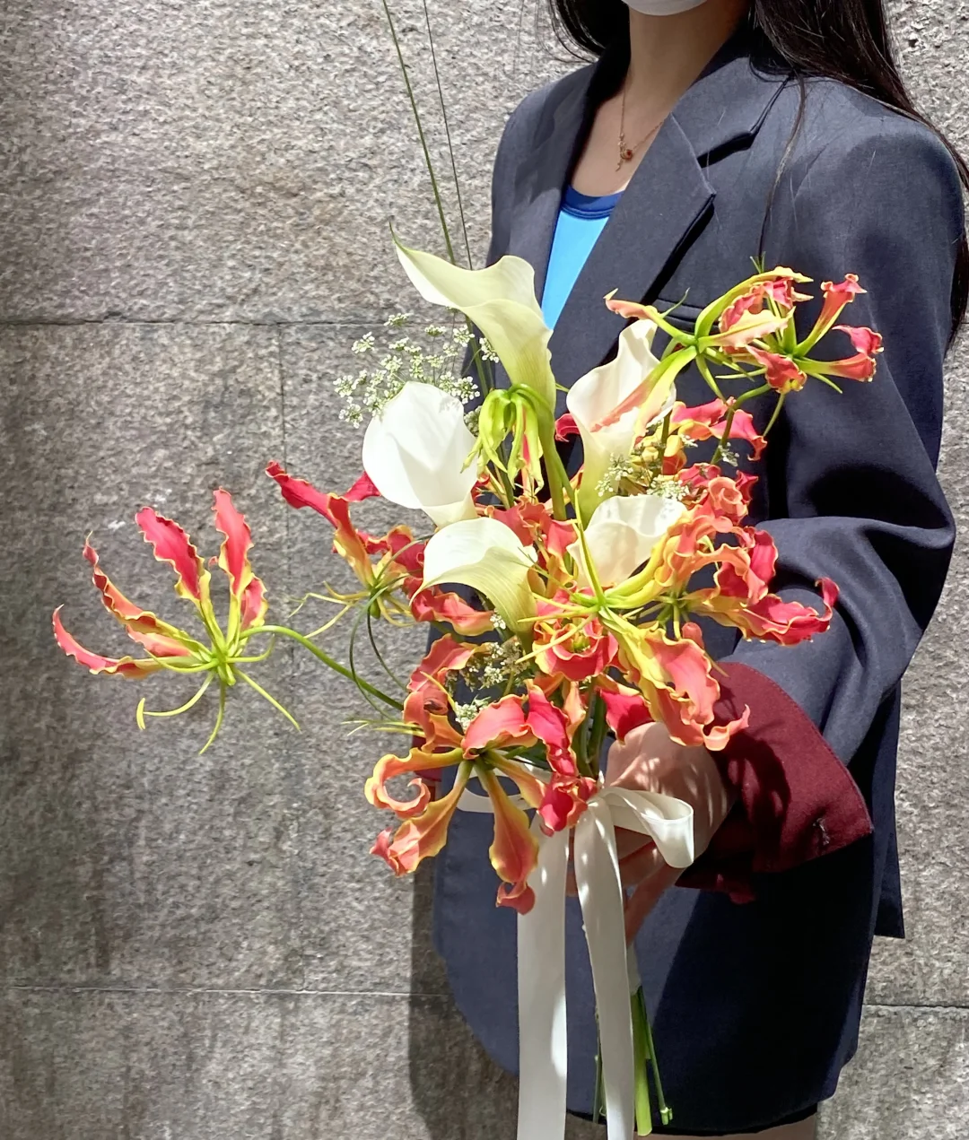 嘉兰百合白海芋手捧花｜领证手捧花